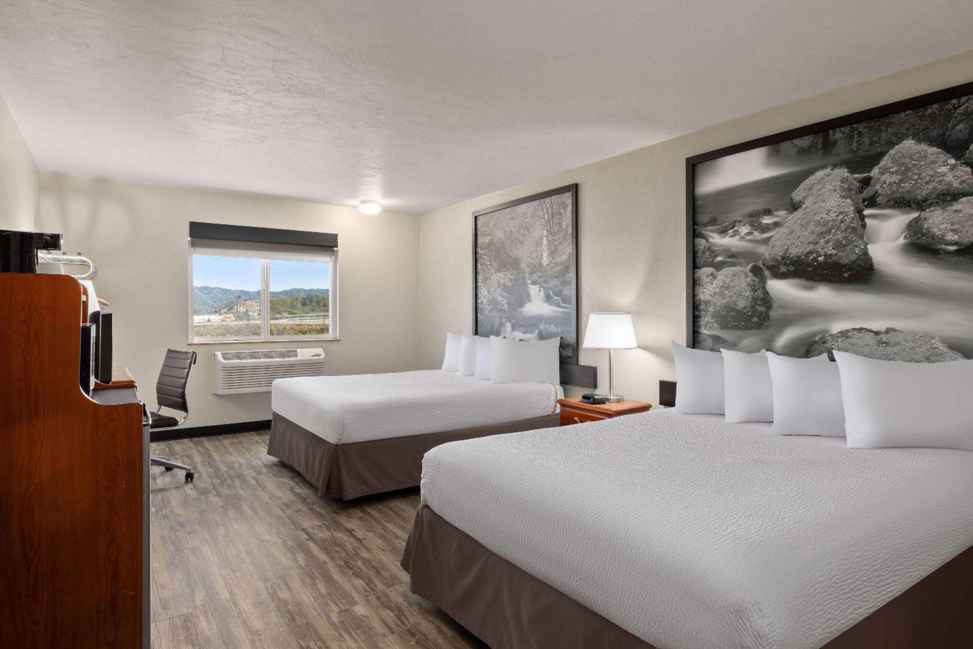 Super 8 By Wyndham Hotel 3*