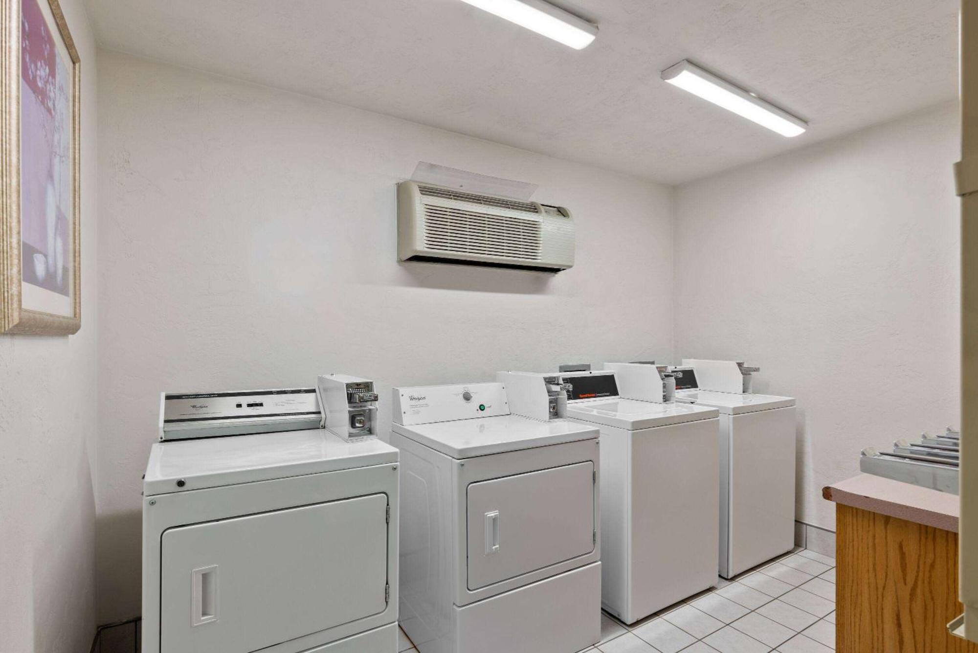Super 8 By Wyndham Hotel Roseburg