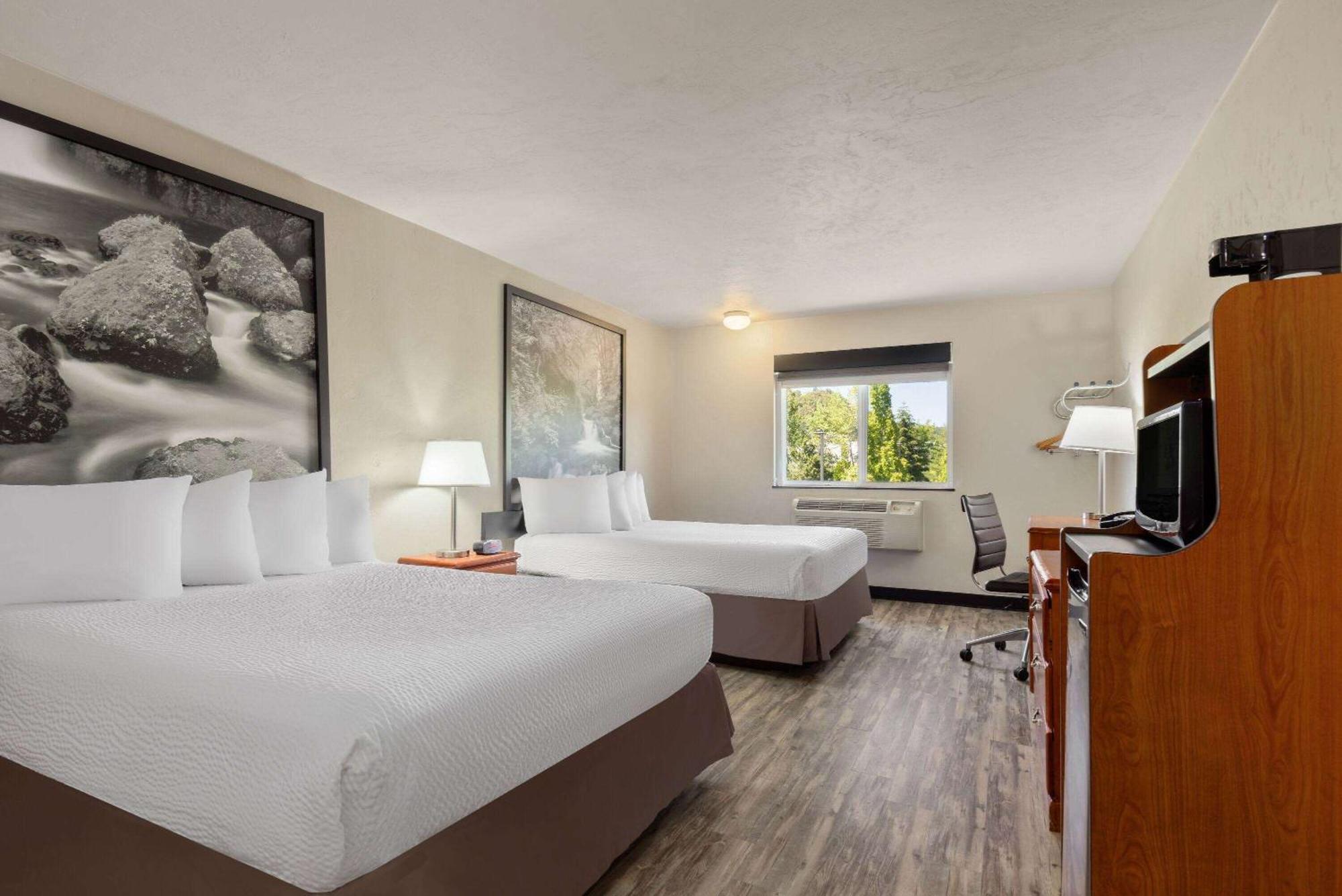 Super 8 By Wyndham Hotel Roseburg