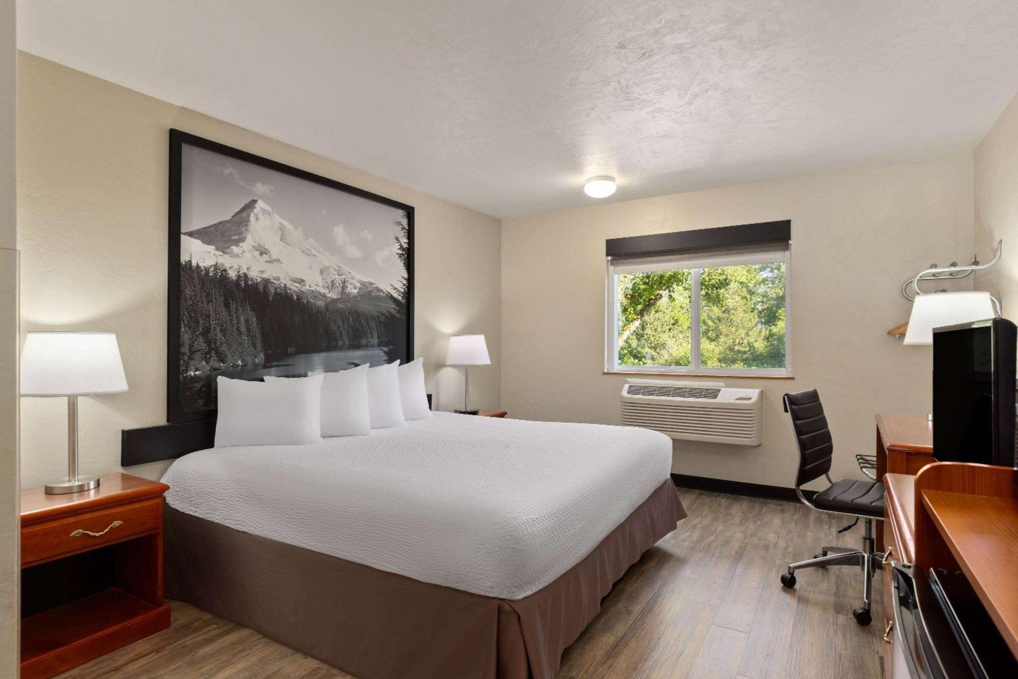 Hotel Super 8 By Wyndham Roseburg