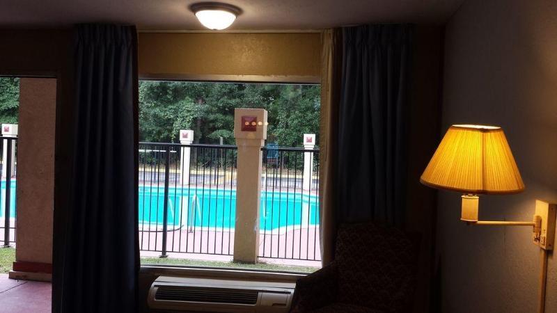 Super 8 By Wyndham Roseburg