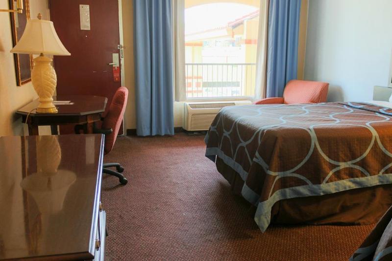 Hotel Super 8 By Wyndham 3*