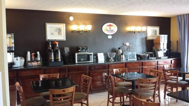 Super 8 By Wyndham Hotel 3*