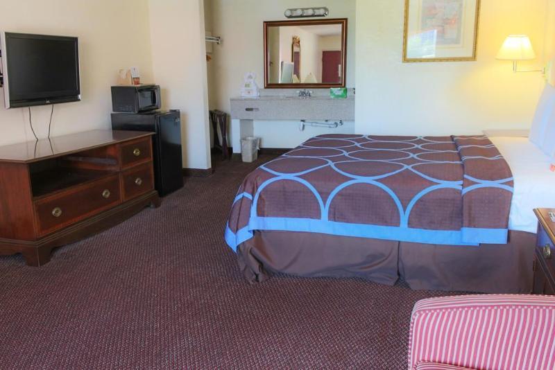 Super 8 By Wyndham Roseburg