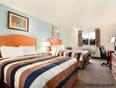 Super 8 By Wyndham Hotel 3*