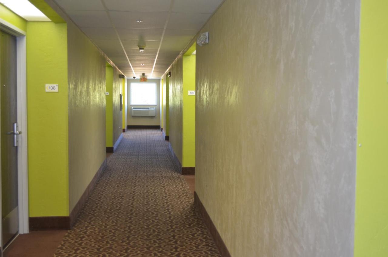 Hotel Super 8 By Wyndham Roseburg