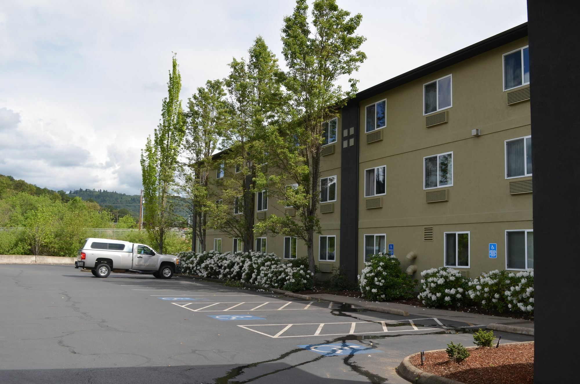 Hotel Super 8 By Wyndham Roseburg